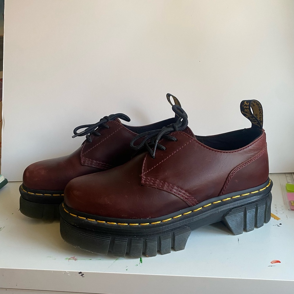 Dr. Martens Audrick Women’s Chunky Leather Platform Derby Shoes – Size 8